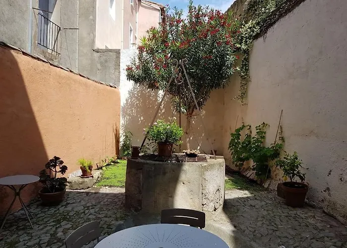 T2 Avec Jardin Privatif 3 étoiles Appartement *